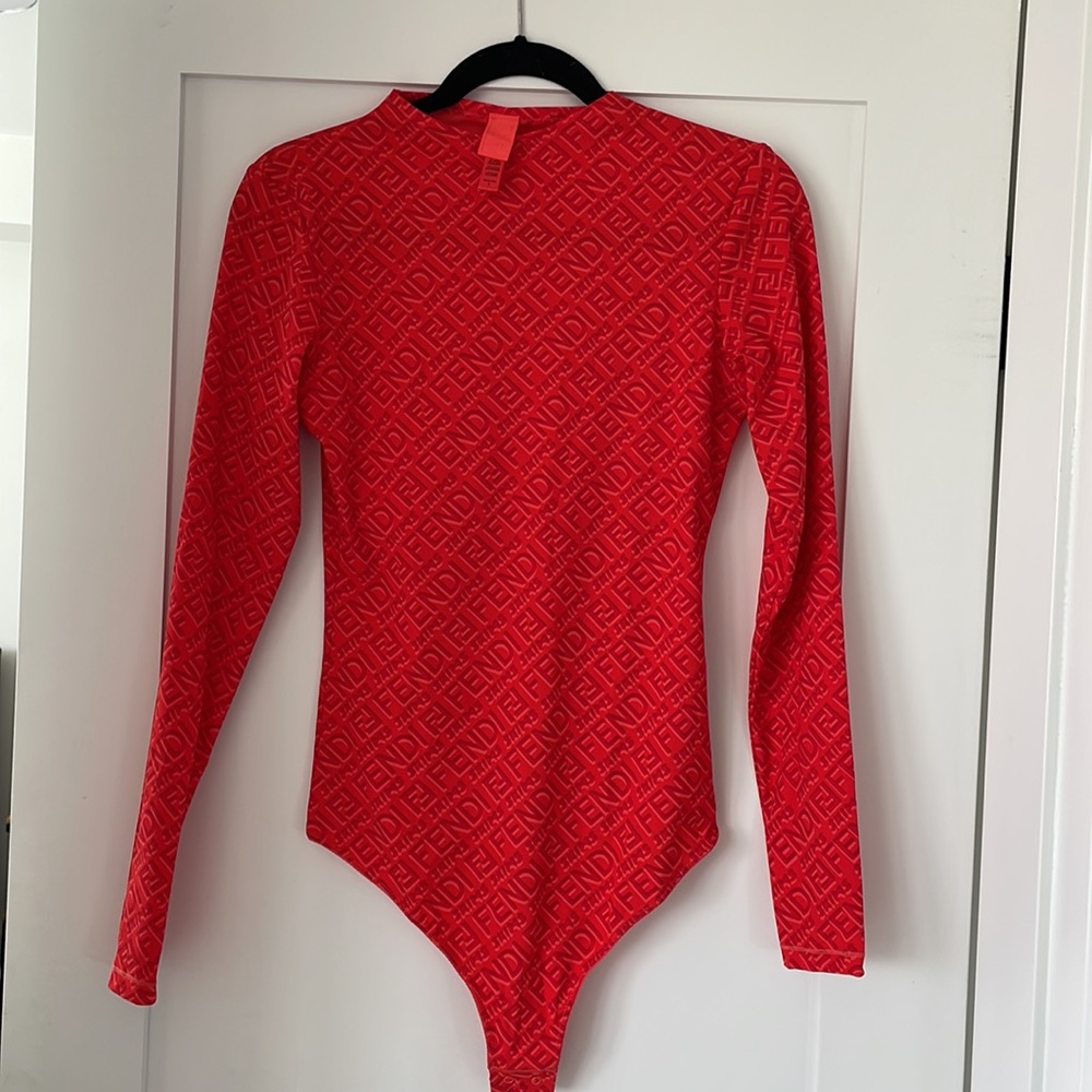FENDI SKIMS MOCK NECK LONG SLEEVE BODYSUIT, COLOR red (Georgia) Sz large